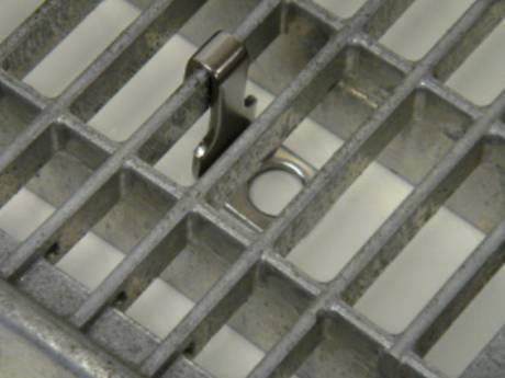 This is a R-clip is used in the steel grating.