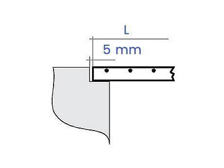 Schéma schématique du revêtement de sol en acier installé dans le coin. Intervalle de 5mm entre le plancher et le coin.