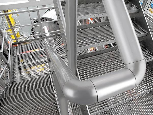 Las rejillas de aluminio 6063 se utilizan como peldaños de escalera.